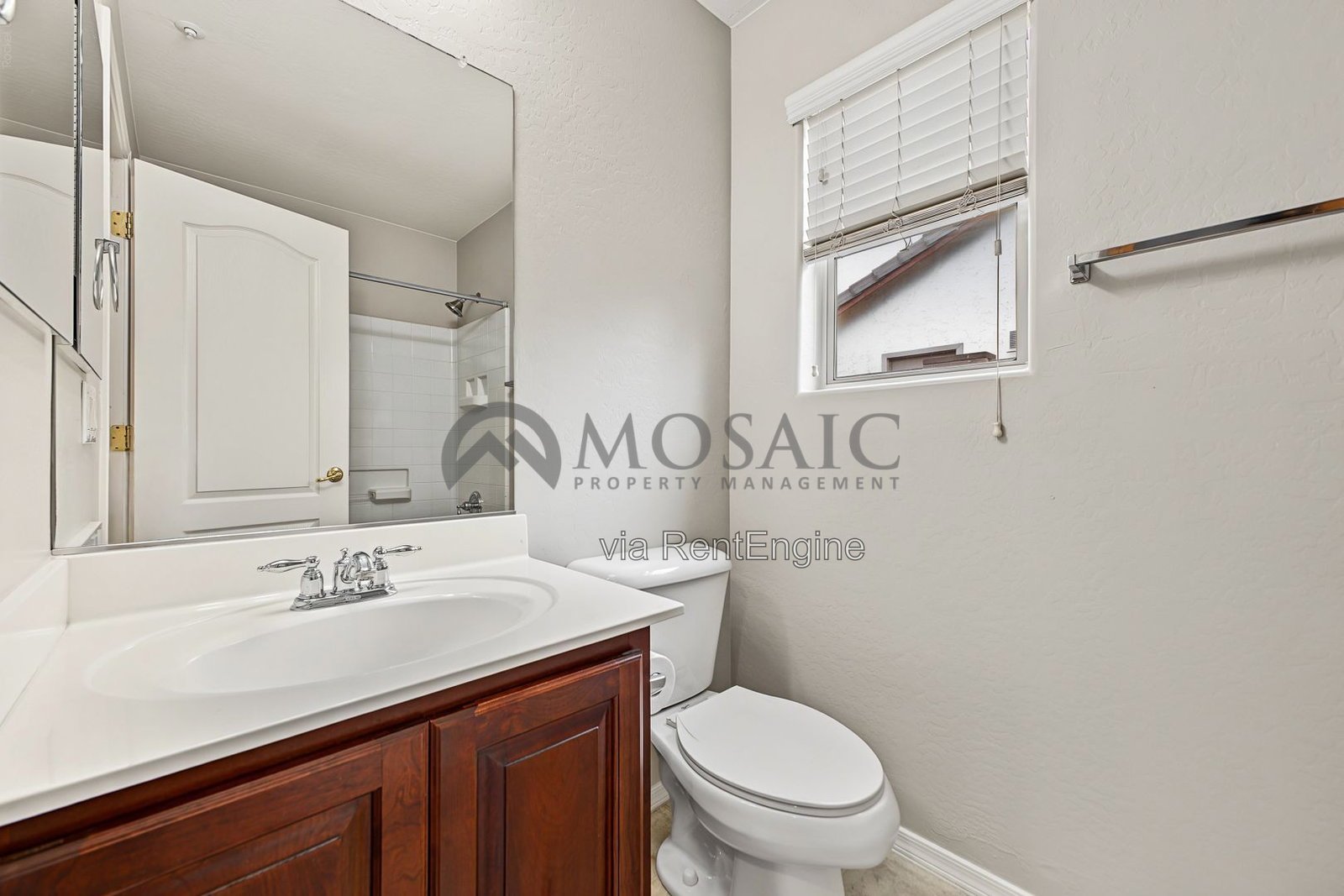 Four-bedroom, four-bathroom house in Peoria! property image