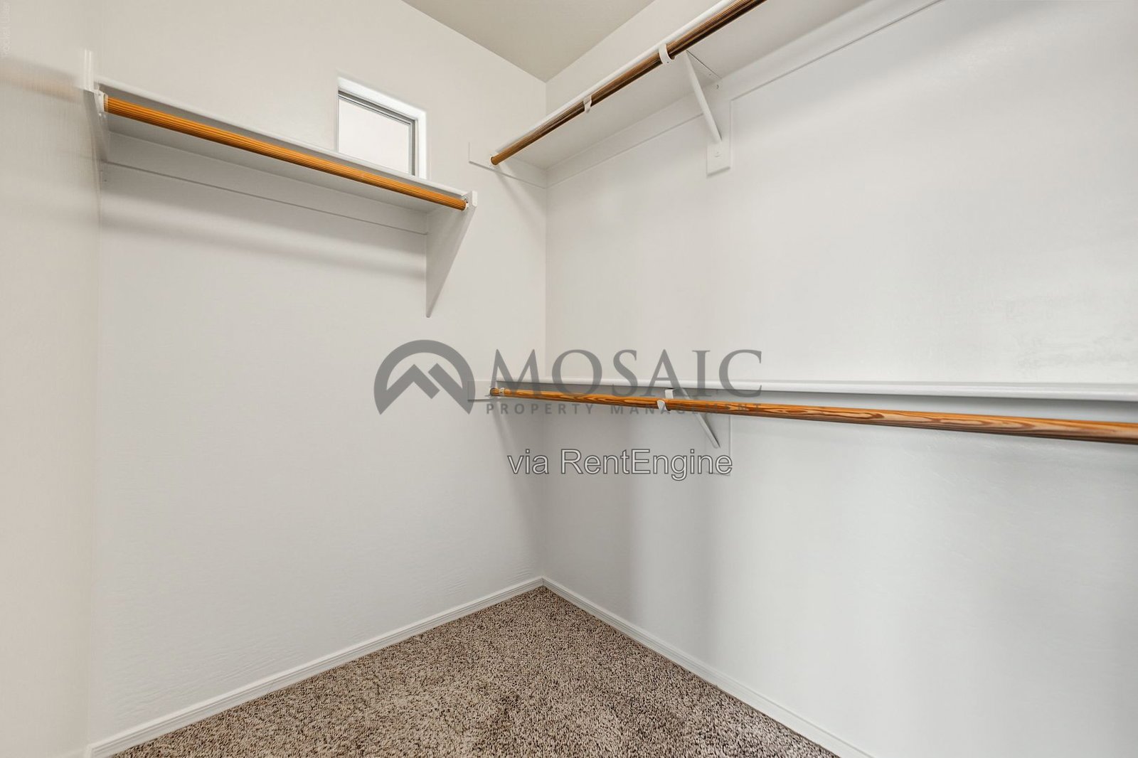 Four-bedroom, four-bathroom house in Peoria! property image