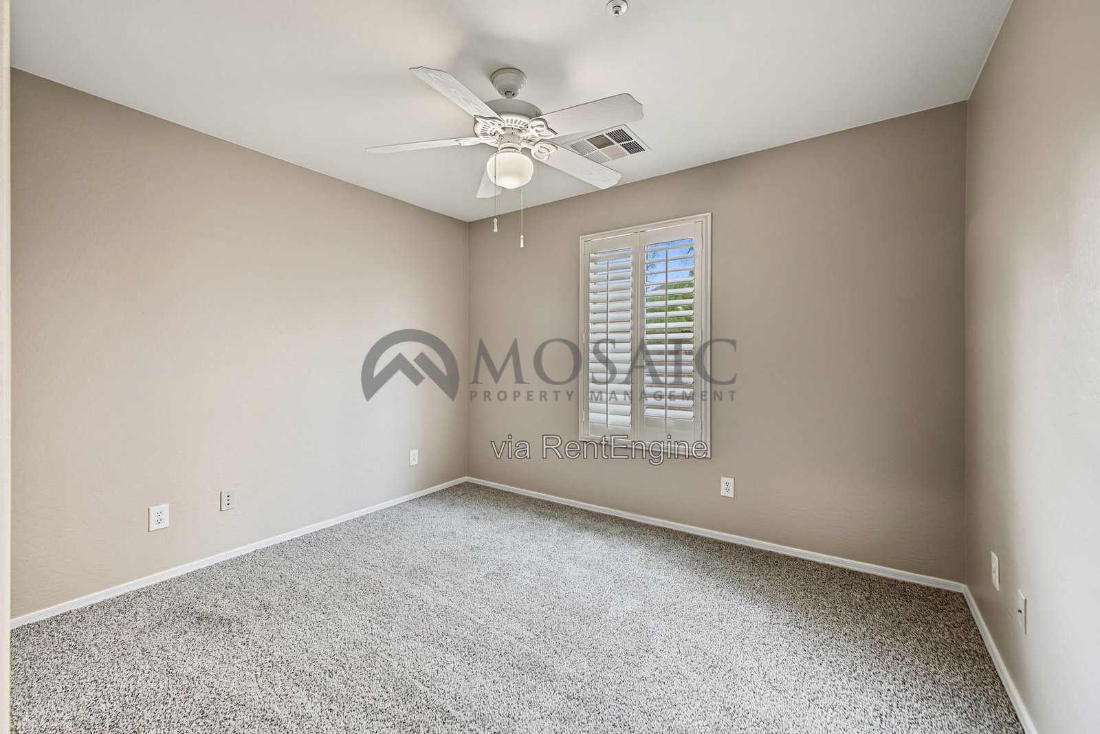 Four-bedroom, four-bathroom house in Peoria! property image