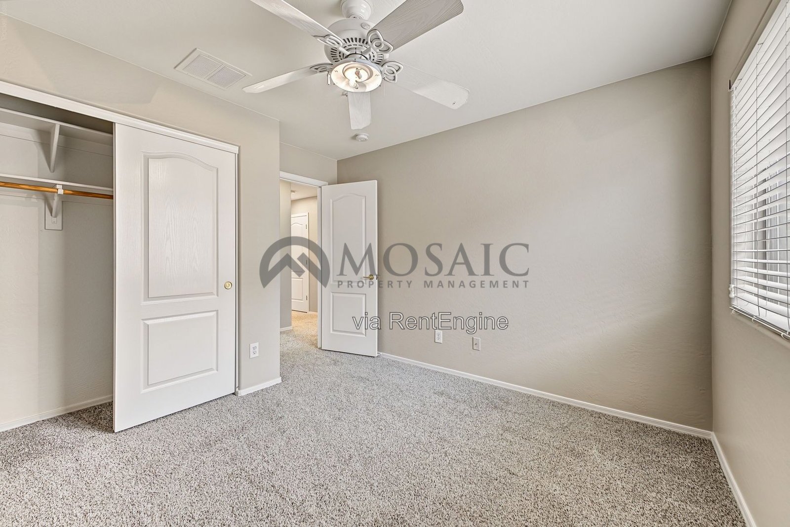 Four-bedroom, four-bathroom house in Peoria! property image