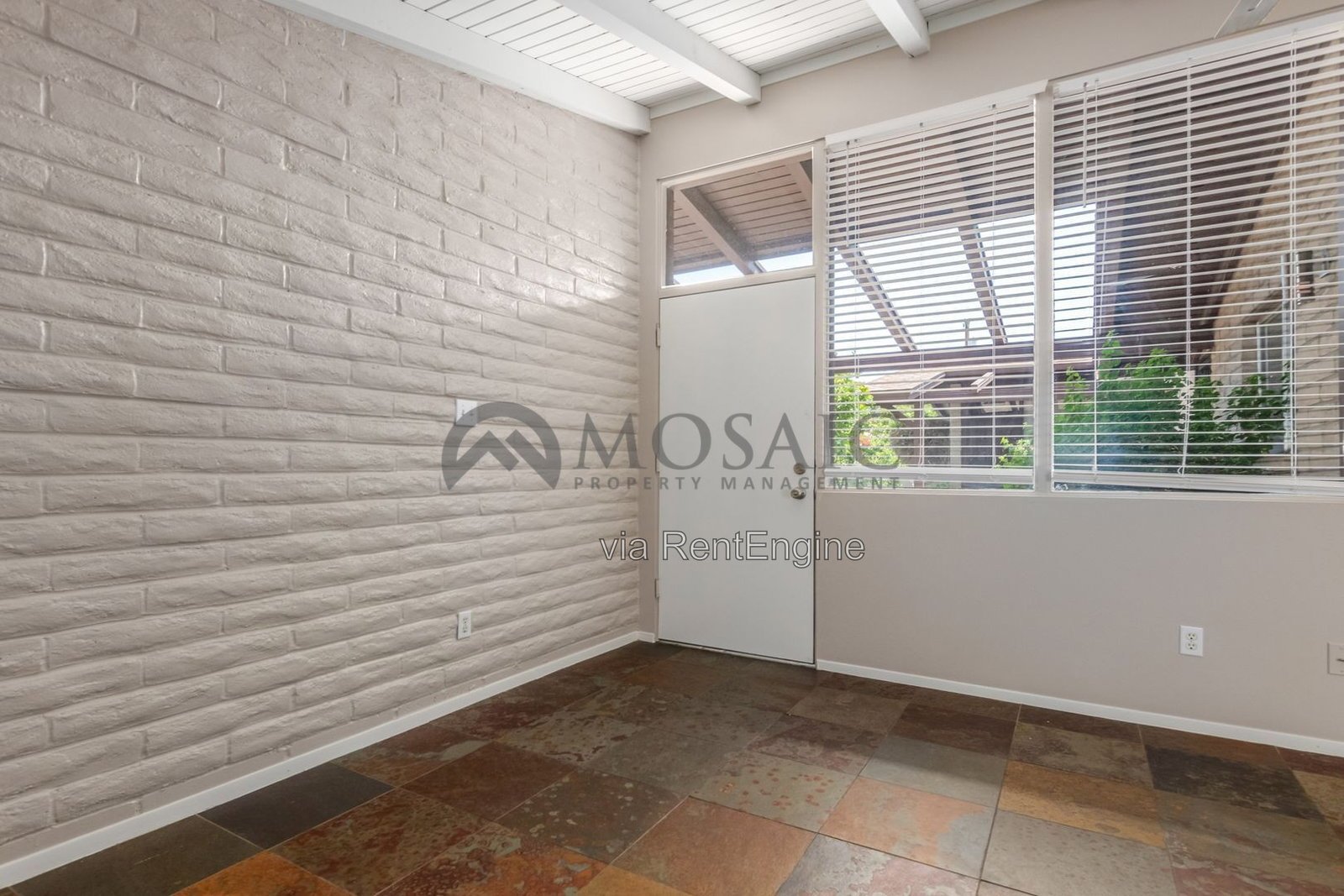 2-Bedroom Condo in Citrus Acres Steps from the Pool property image