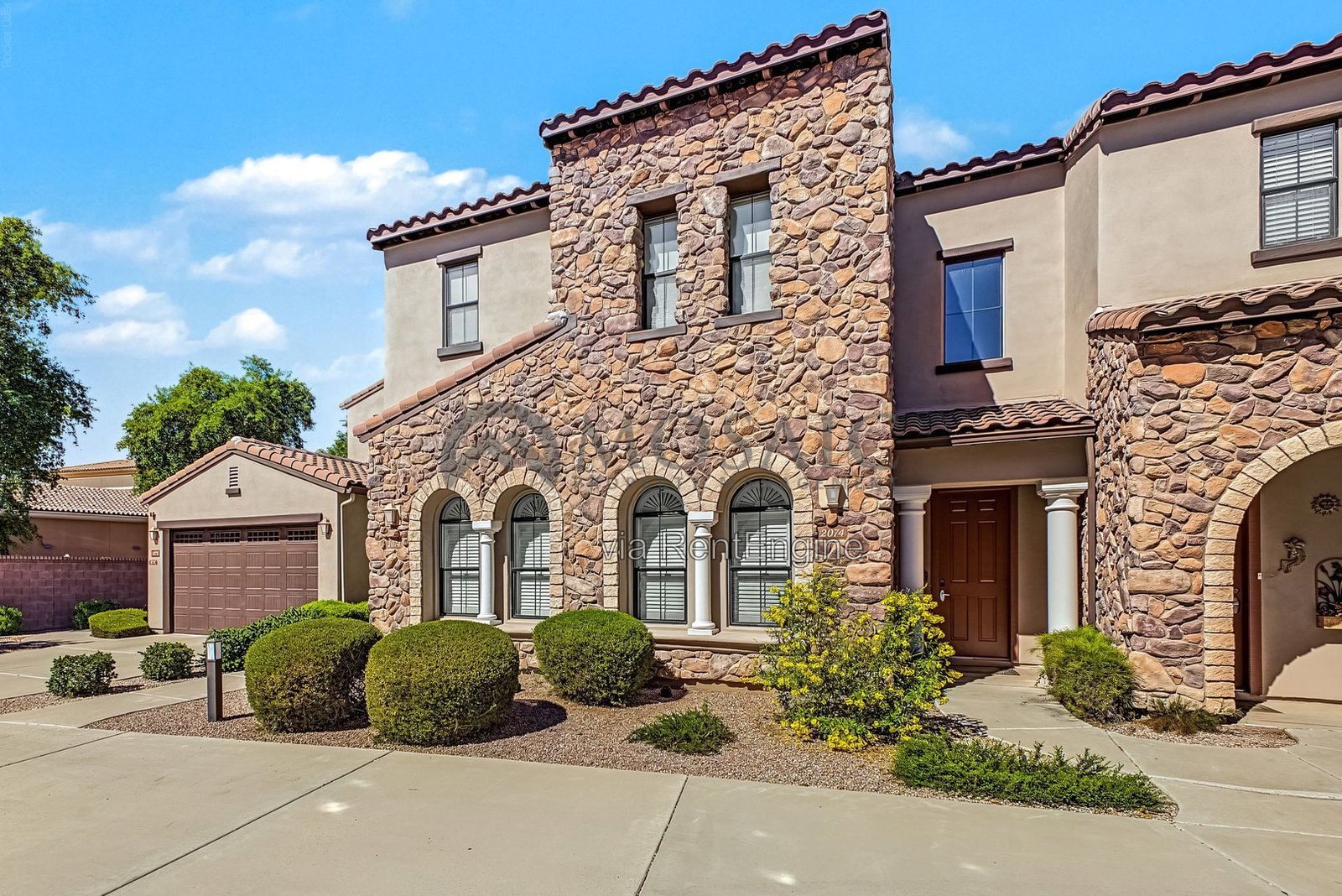 Beautiful 3 bedroom, 2 bathroom townhome in Chandler! property image