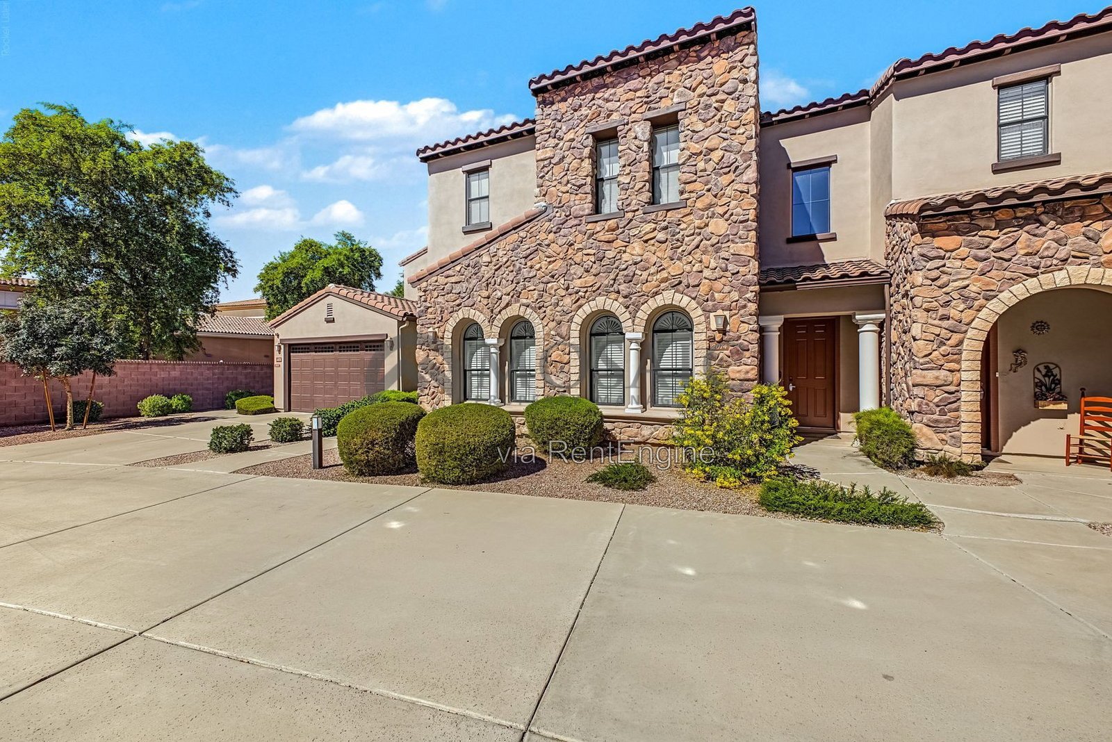 Beautiful 3 bedroom, 2 bathroom townhome in Chandler! property image