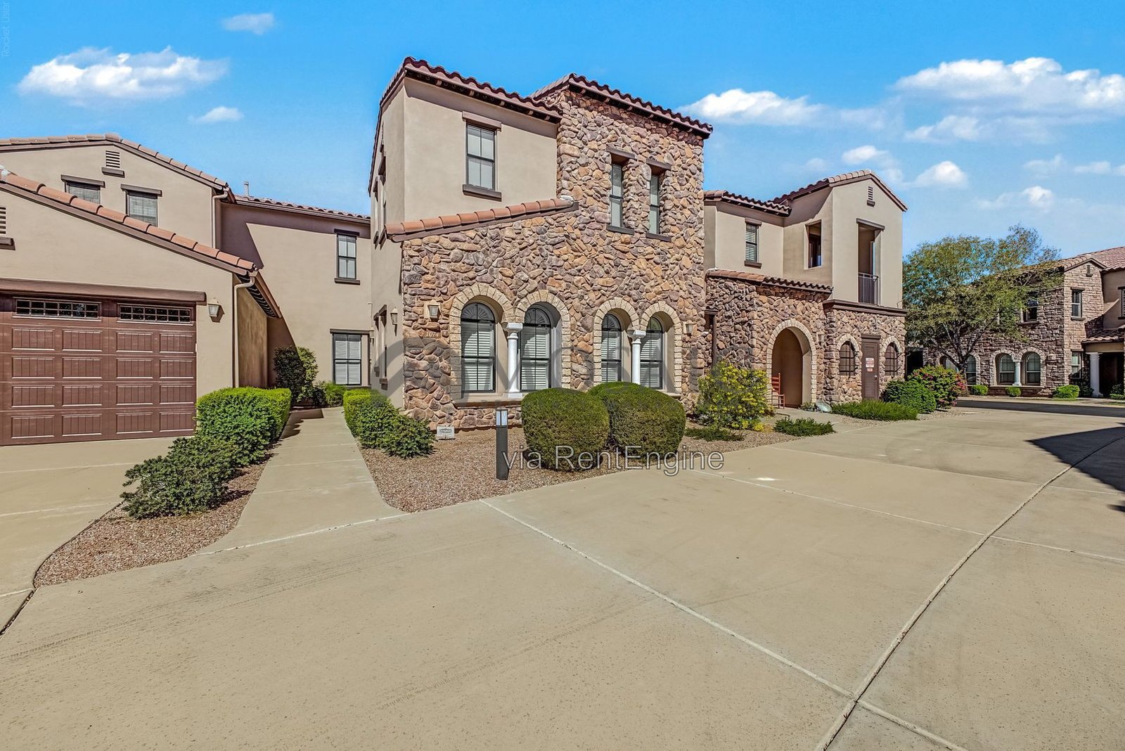 Beautiful 3 bedroom, 2 bathroom townhome in Chandler! property image