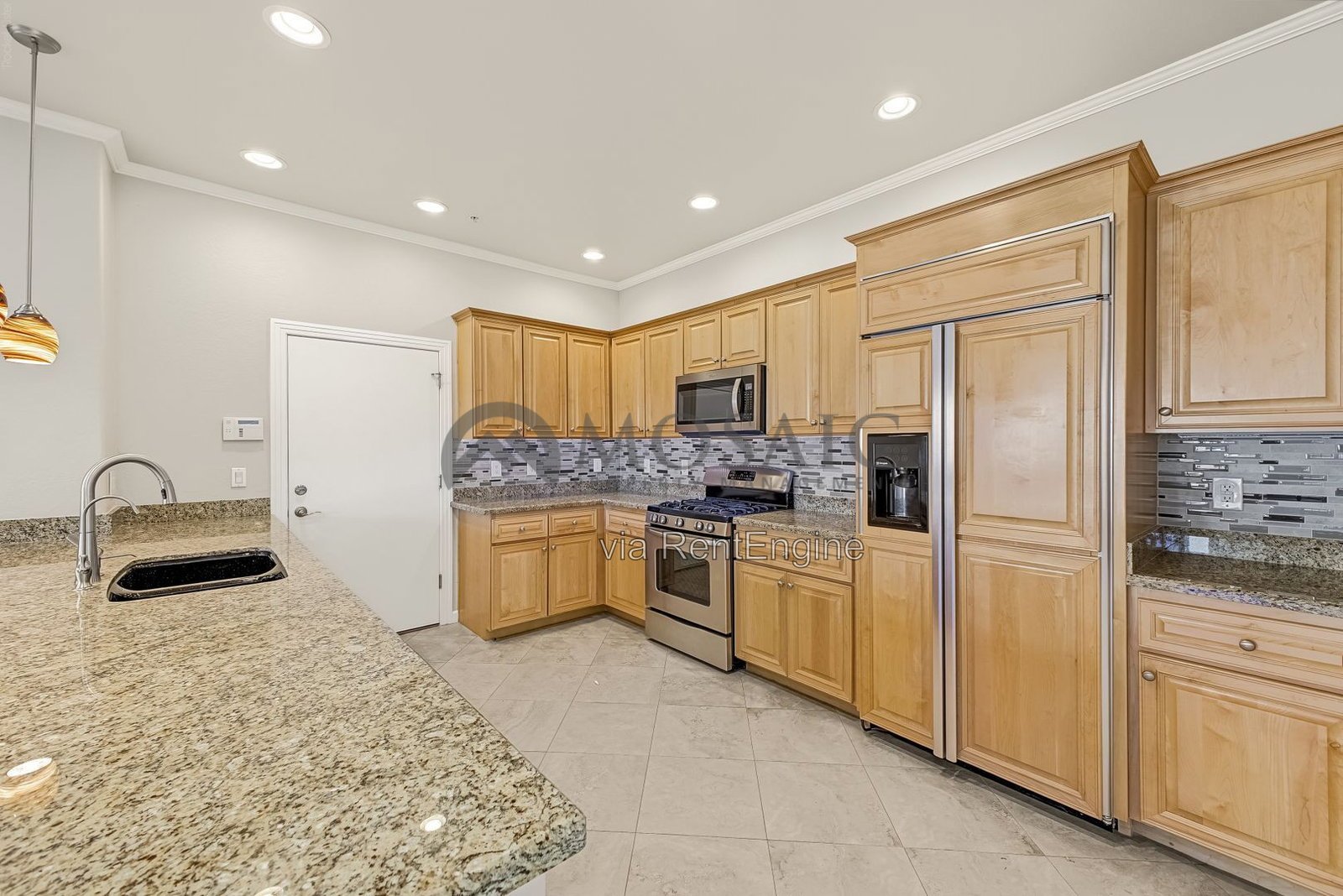 Beautiful 3 bedroom, 2 bathroom townhome in Chandler! property image